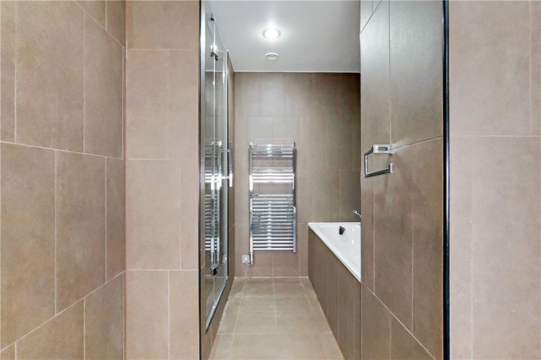 3 bedroom flat, Bolsover Street, Fitzrovia W1W - Available