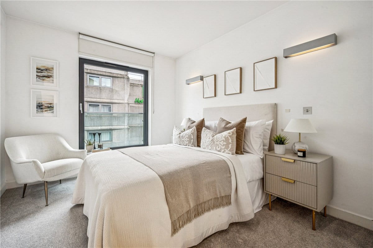 3 bedroom flat, Bolsover Street, Fitzrovia W1W - Available
