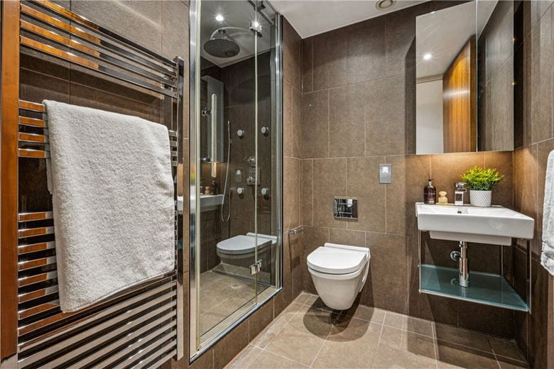 3 bedroom flat, Bolsover Street, Fitzrovia W1W - Available