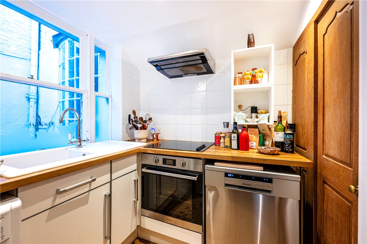 1 bedroom house, Hays Mews, Mayfair W1J - Available