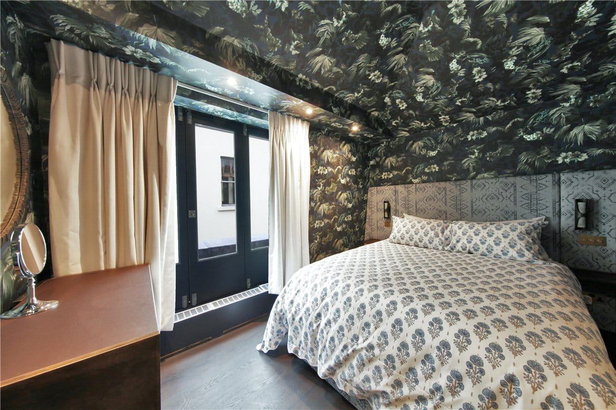 1 bedroom flat, Shepherd Market, London W1J - Available