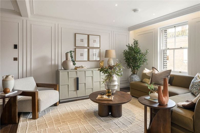 3 bedroom flat, Charles Street, London W1J - Available