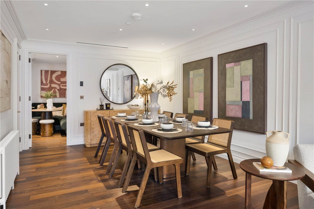 3 bedroom flat, Charles Street, London W1J - Available