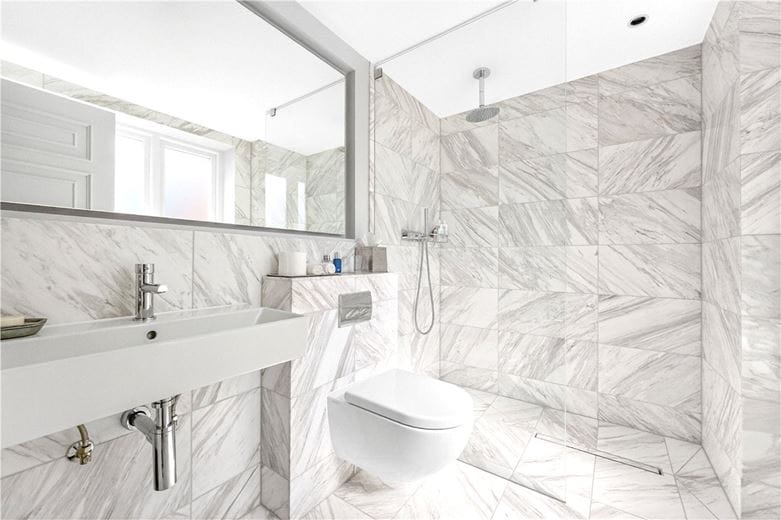 3 bedroom flat, Tavistock Street, London WC2E - Available