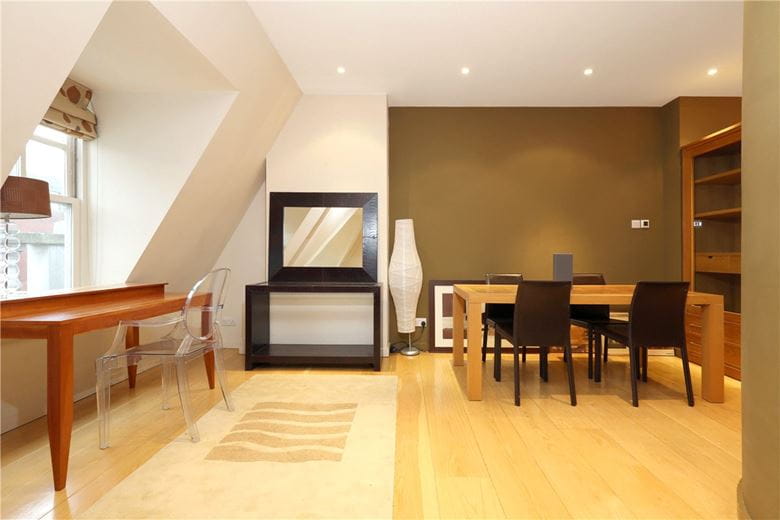 2 bedroom flat, New Cavendish Street, London W1G - Available