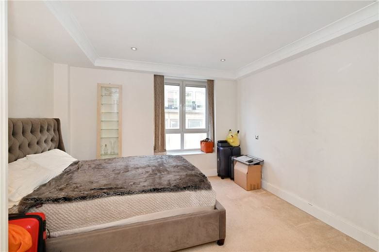 2 bedroom flat, Barrett Street, Marylebone W1U - Available