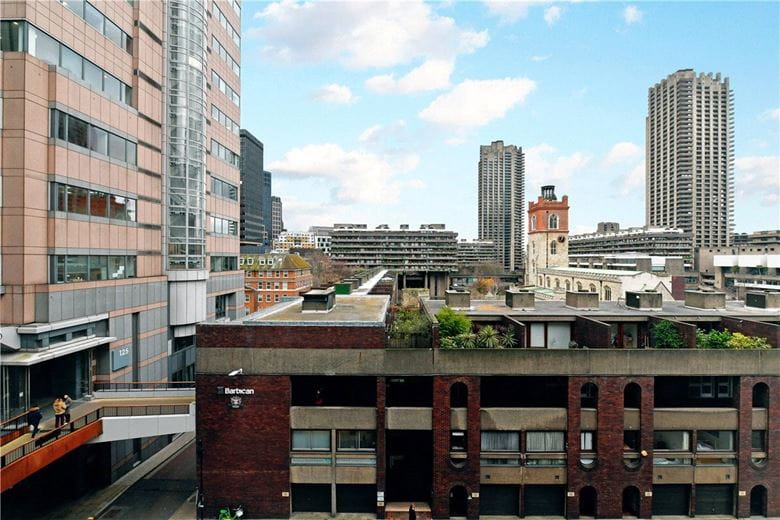 1 bedroom flat, Wood Street, St Pauls EC2Y - Available