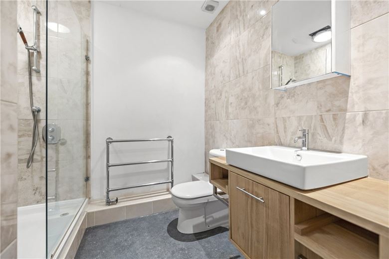 1 bedroom flat, Basildon Court, 28 Devonshire Street W1G - Available