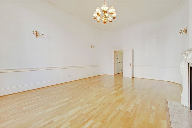 1 bedroom flat, Chesham Place, Belgravia SW1X - Available