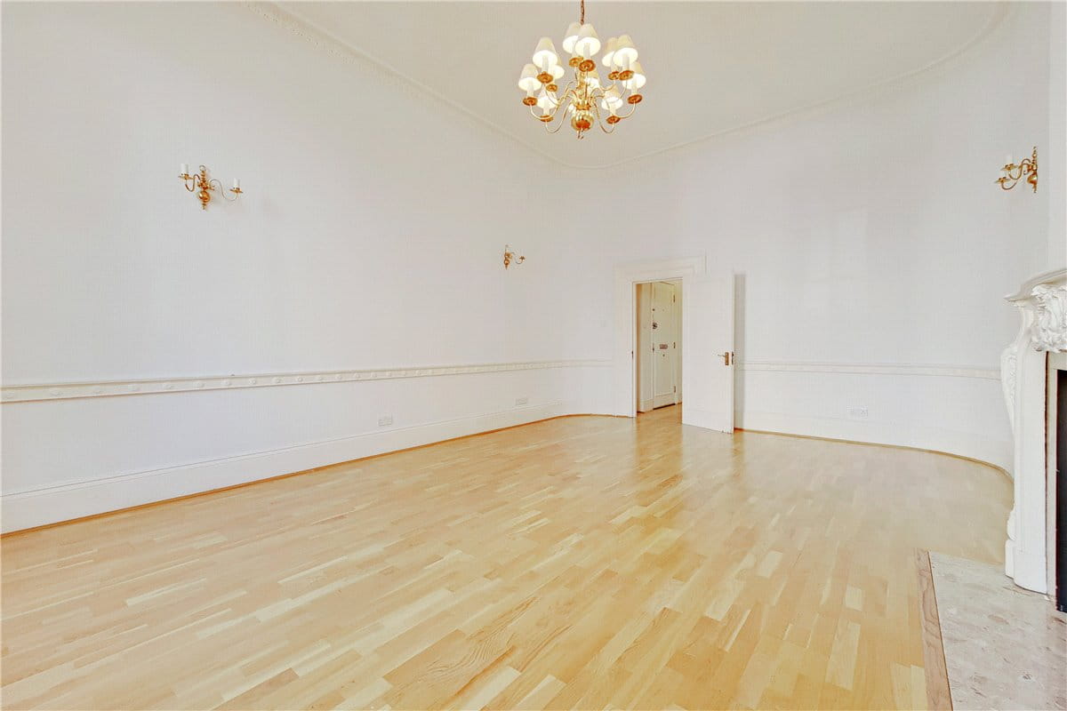 1 bedroom flat, Chesham Place, Belgravia SW1X - Available