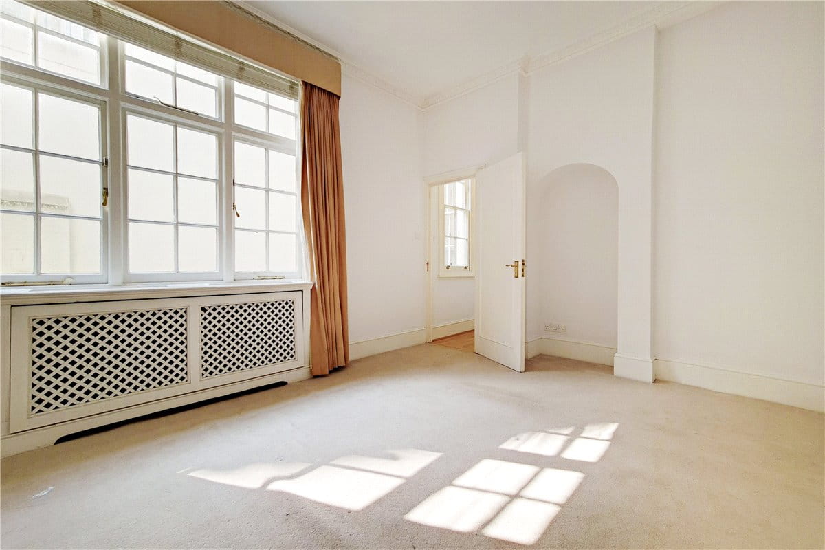 1 bedroom flat, Chesham Place, Belgravia SW1X - Available