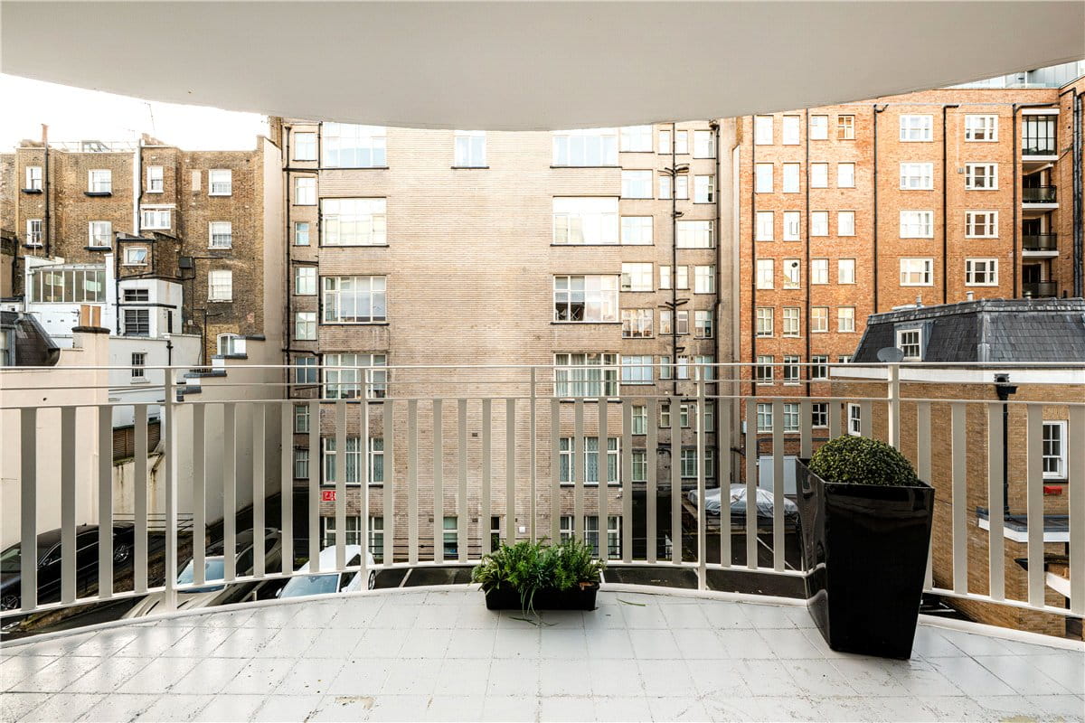 3 bedroom flat, William Mews, Belgravia SW1X - Available