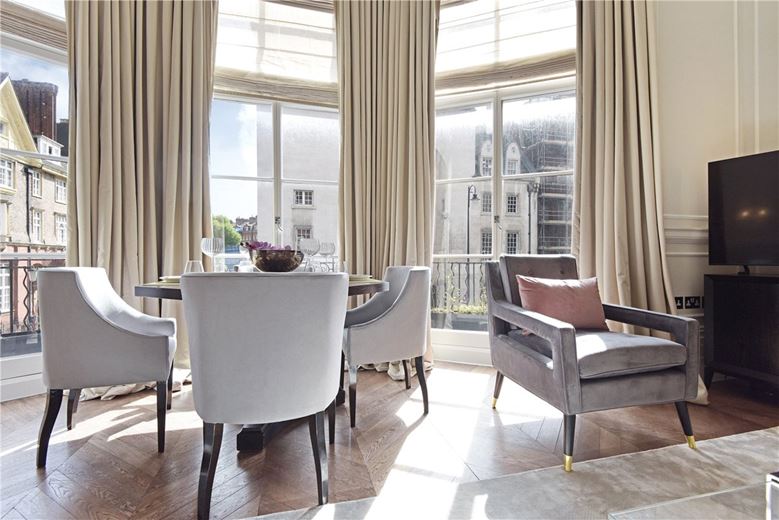 2 bedroom flat, Pont Street, Knightsbridge SW1X - Available