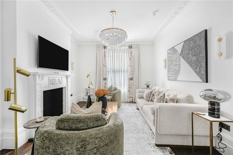 5 bedroom house, Oakley Street, Chelsea SW3 - Let Agreed