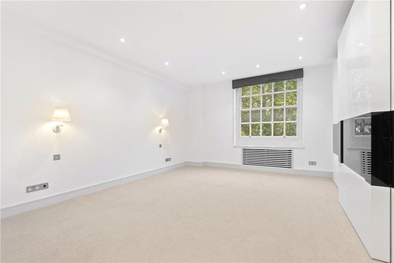 2 bedroom flat, Lowndes Square, Belgravia SW1X - Let Agreed