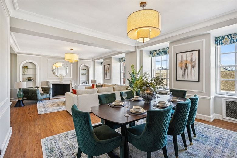 3 bedroom flat, Grosvenor Square, Mayfair W1K - Available