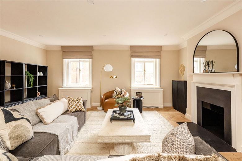 3 bedroom house, Woods Mews, Mayfair W1K - Available