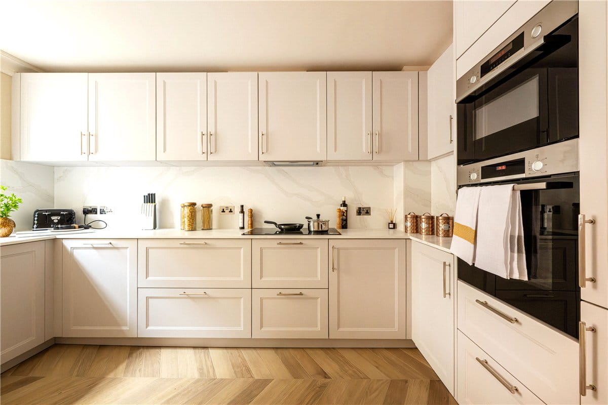 3 bedroom house, Woods Mews, Mayfair W1K - Available