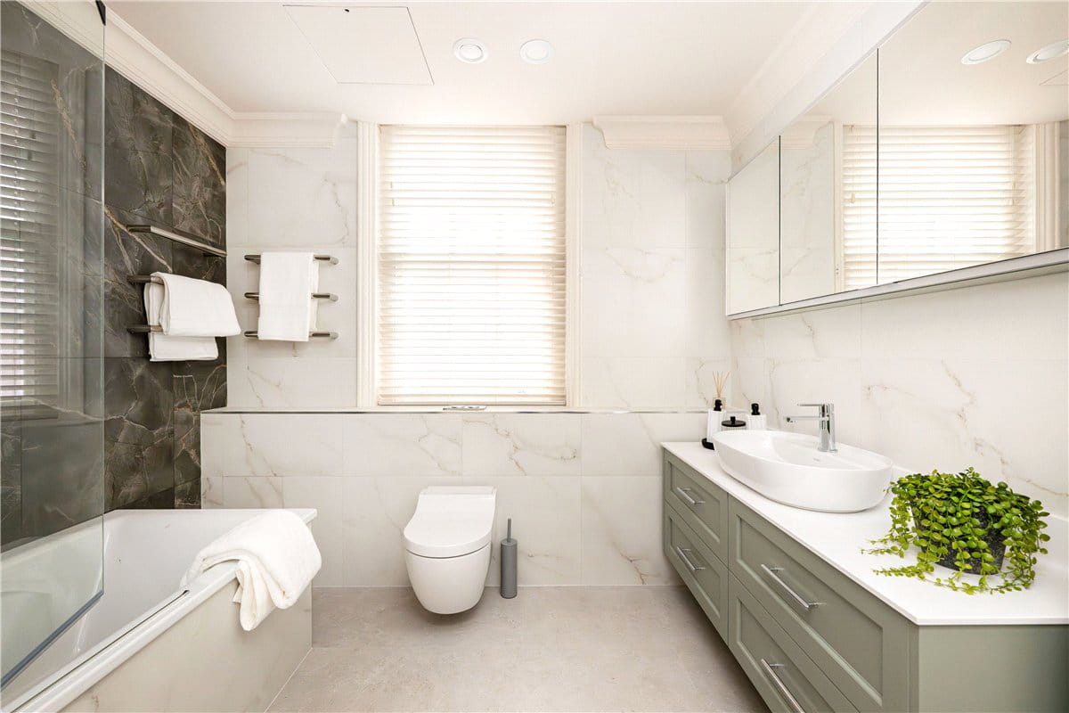 3 bedroom house, Woods Mews, Mayfair W1K - Available