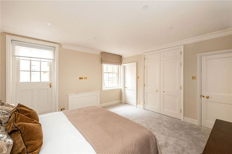 3 bedroom house, Woods Mews, Mayfair W1K - Available