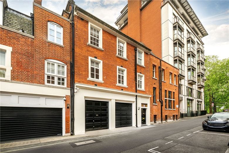 3 bedroom house, Woods Mews, Mayfair W1K - Available