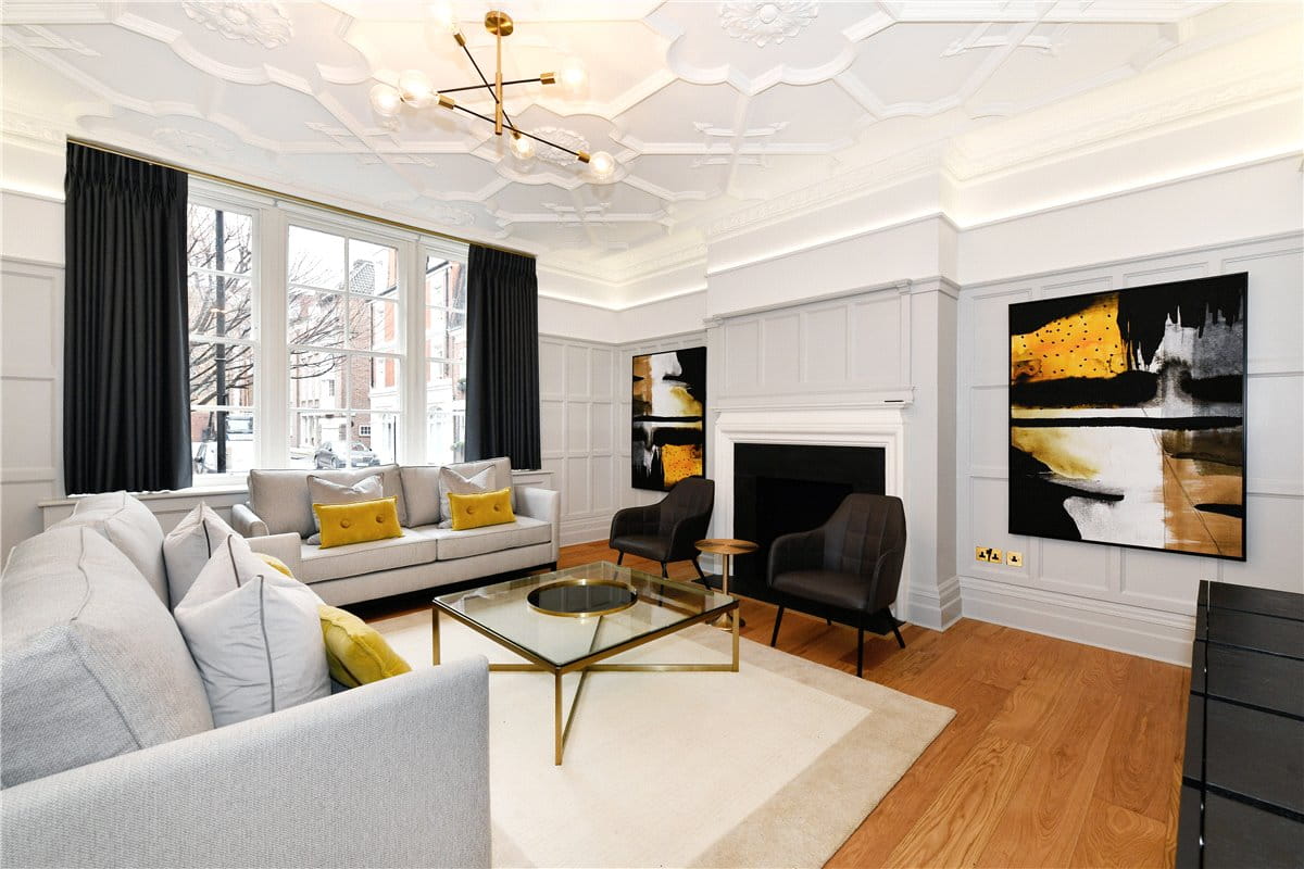 2 bedroom flat, Park Street, Mayfair W1K - Available