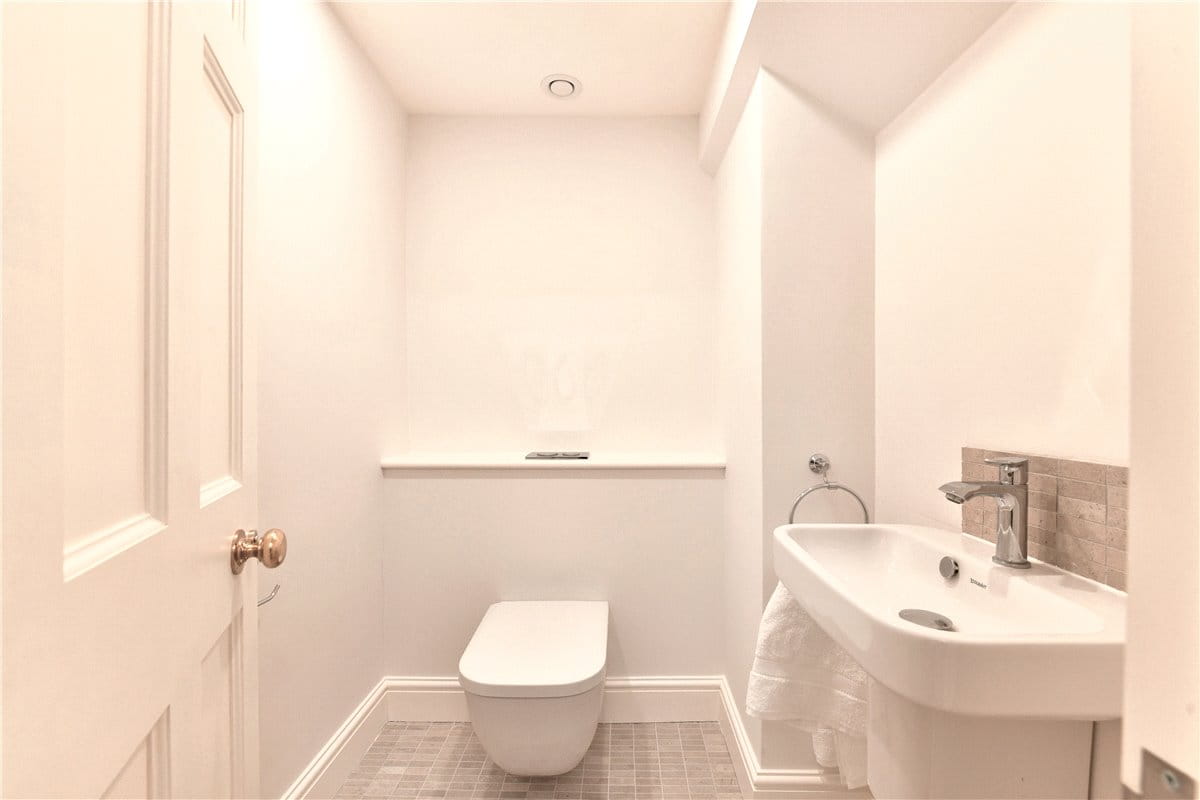 2 bedroom flat, Park Street, Mayfair W1K - Available