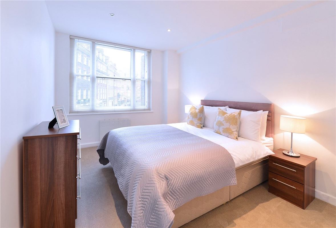 1 bedroom flat, Hill Street, Mayfair W1J - Available