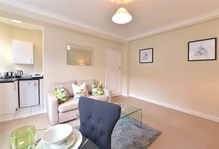 1 bedroom flat, Hill Street, Mayfair W1J - Available