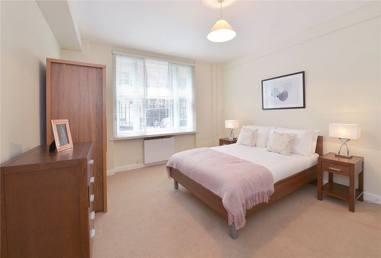 1 bedroom flat, Hill Street, Mayfair W1J - Available