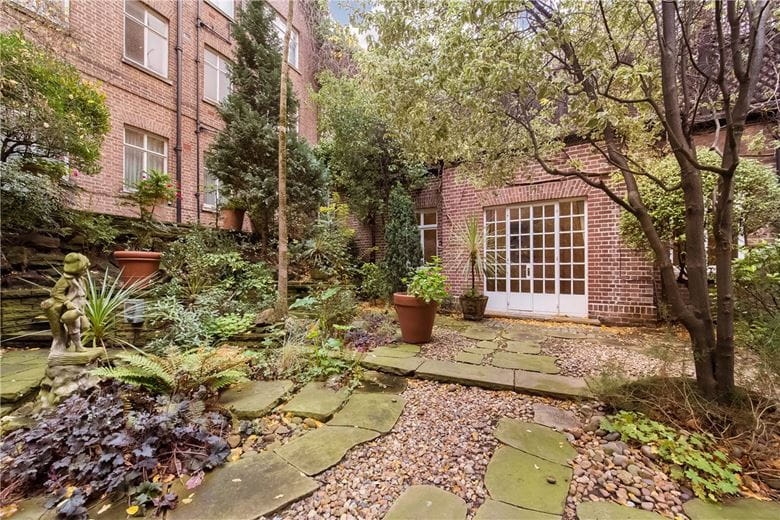 3 bedroom flat, Upper Grosvenor Street, Mayfair W1K - Available