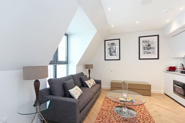 1 bedroom flat, Bedford Street, Covent Garden WC2E