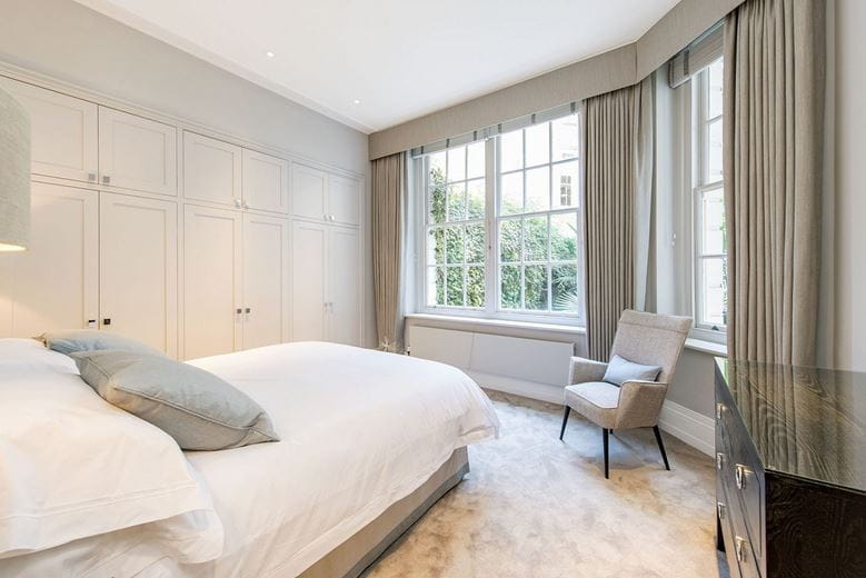 1 bedroom flat, Charles Street, Mayfair W1J