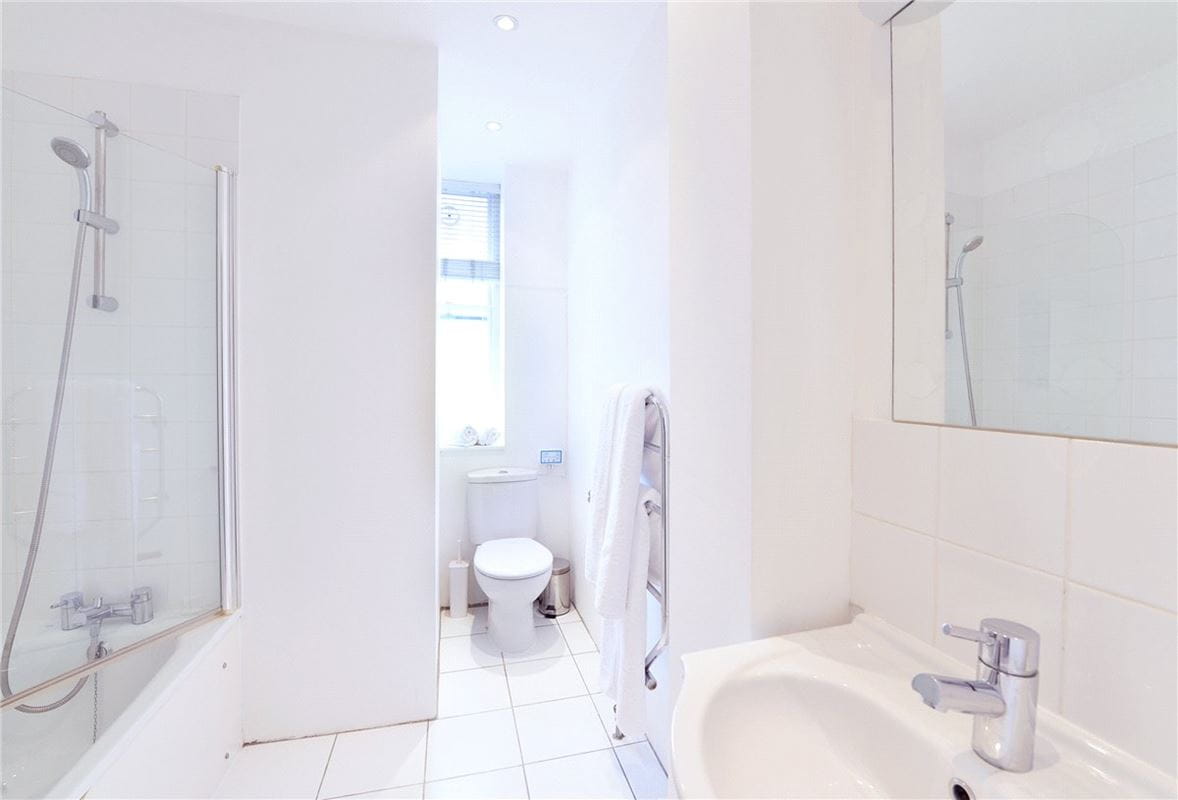 1 bedroom flat, Hill Street, Mayfair W1J - Available
