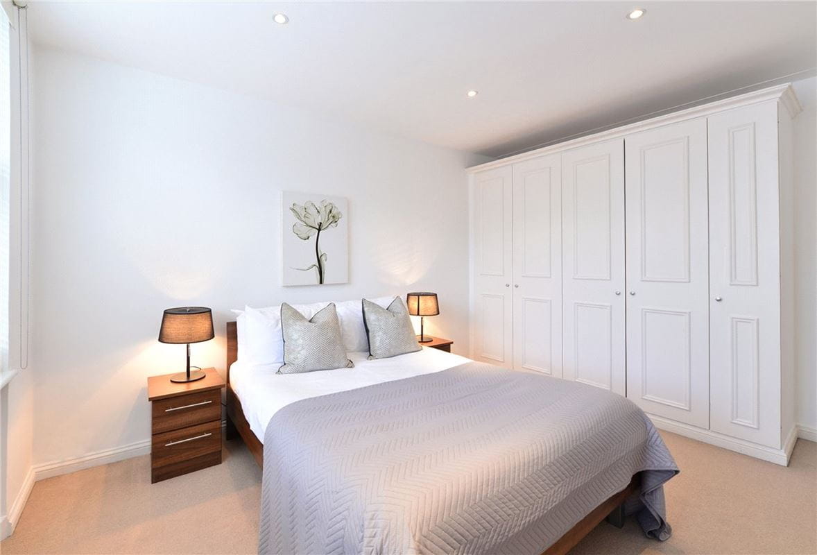1 bedroom flat, Hill Street, Mayfair W1J - Available