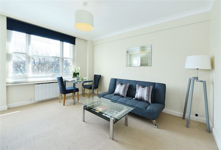 1 bedroom flat, Hill Street, Mayfair W1J - Available