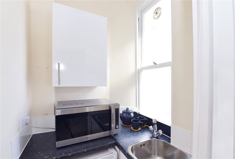 1 bedroom flat, Hill Street, Mayfair W1J - Available