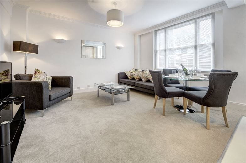 2 bedroom flat, Hill Street, Mayfair W1J - Available