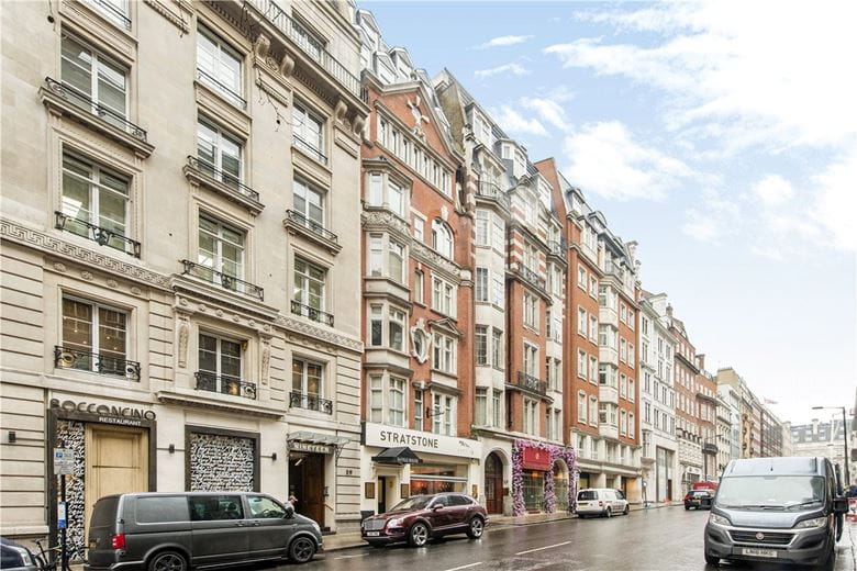 2 bedroom flat, Berkeley Street, Mayfair W1J - Available