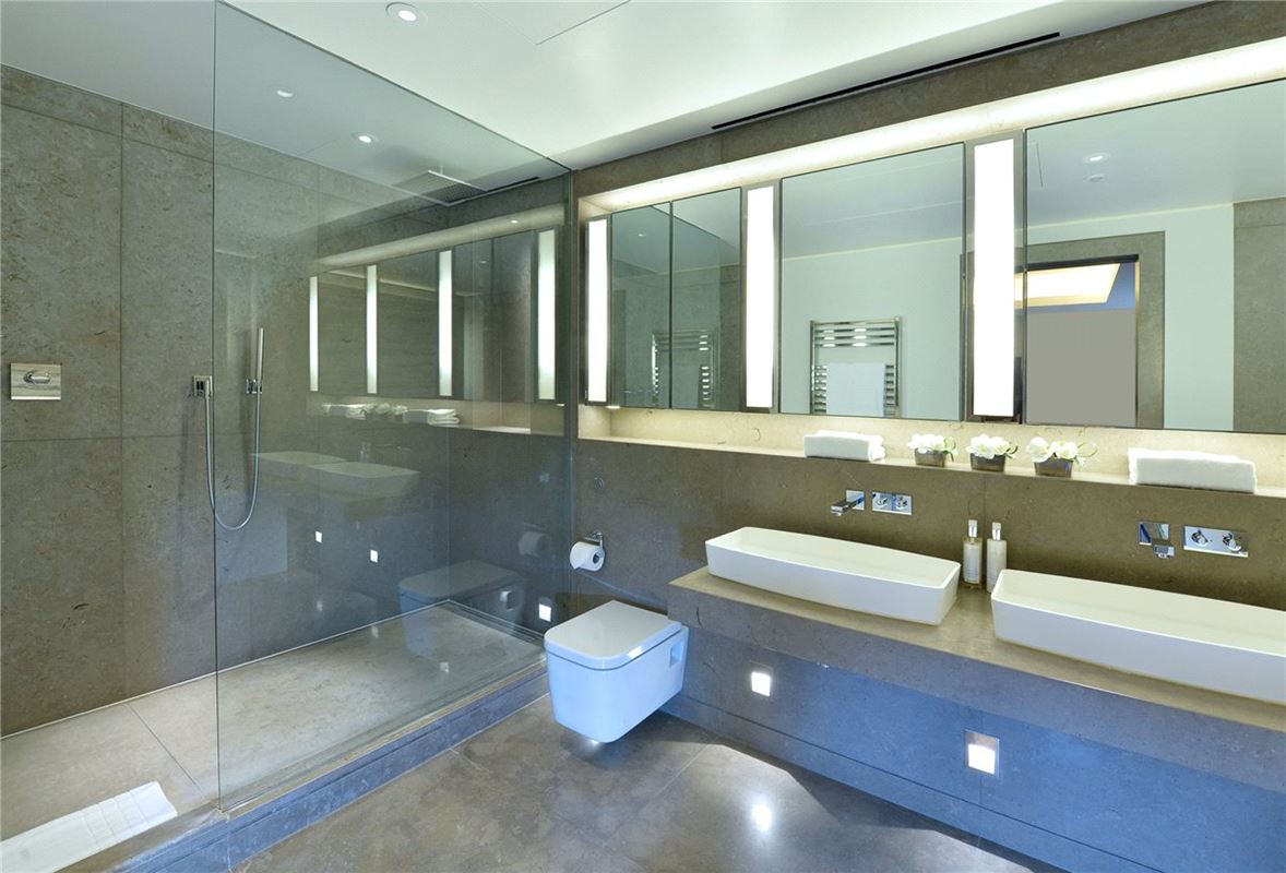 2 bedroom flat, Duke Street, Mayfair W1K - Available