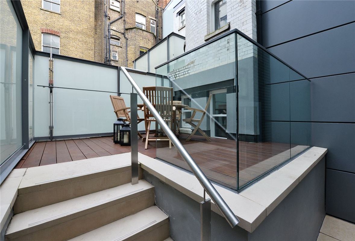 2 bedroom flat, Duke Street, Mayfair W1K - Available