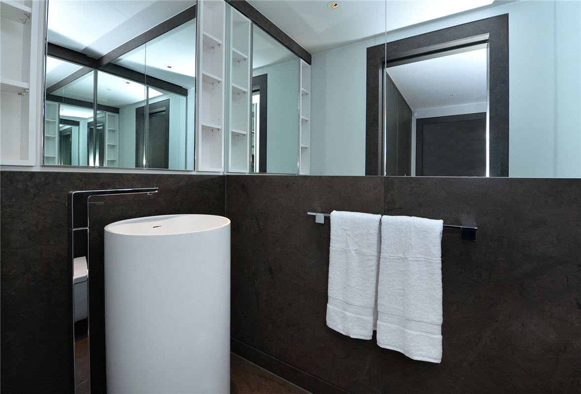 2 bedroom flat, Duke Street, Mayfair W1K - Available