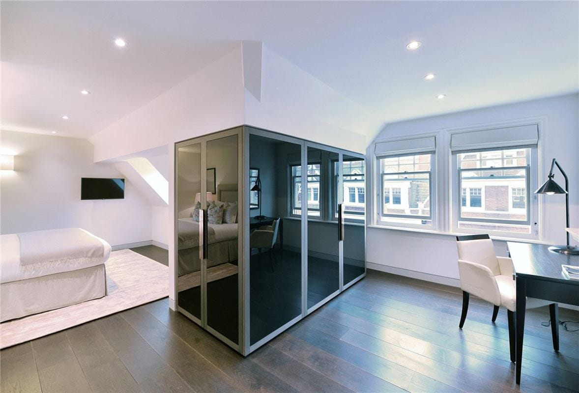 2 bedroom flat, Duke Street, Mayfair W1K - Available