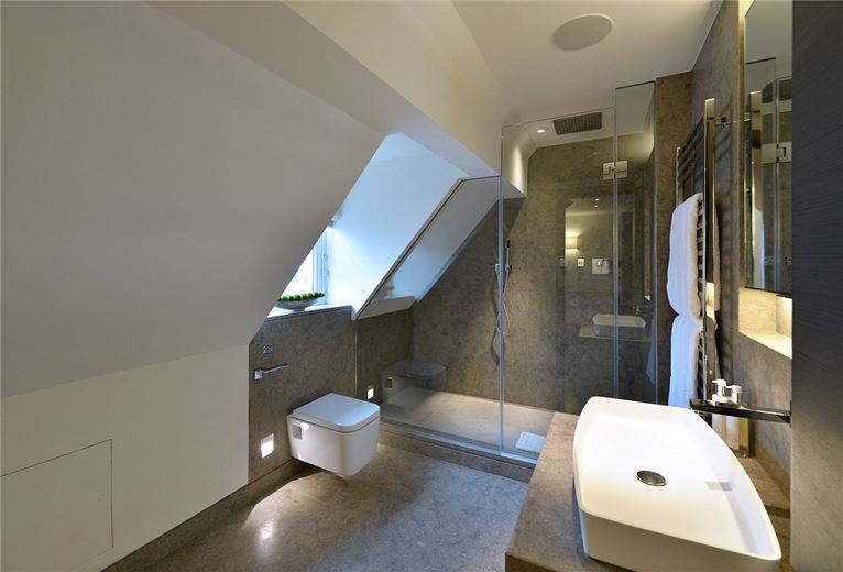 2 bedroom flat, Duke Street, Mayfair W1K - Available