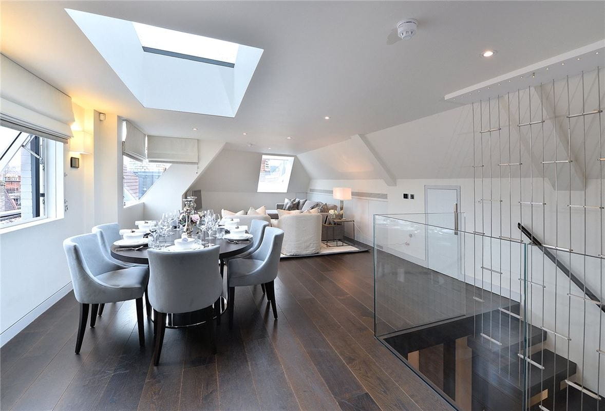 2 bedroom flat, Duke Street, Mayfair W1K - Available