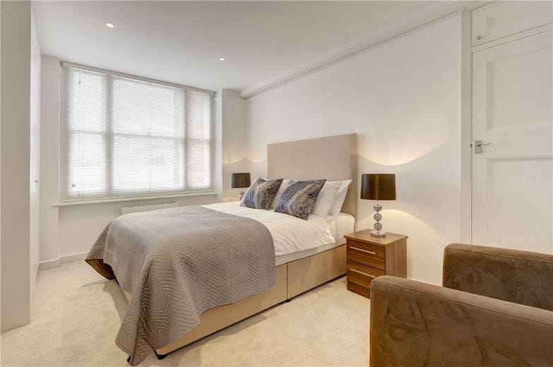 1 bedroom flat, Hill Street, Mayfair W1J - Available