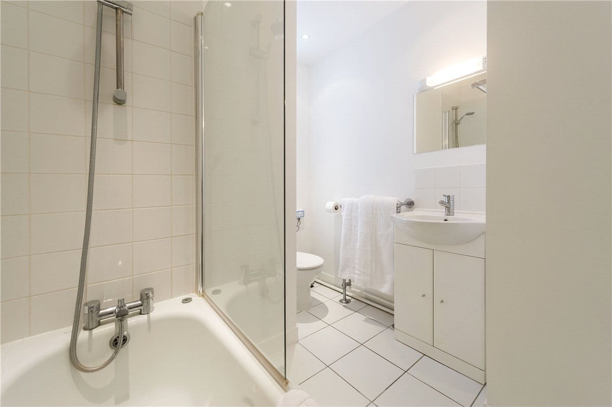 1 bedroom flat, Hill Street, Mayfair W1J - Available