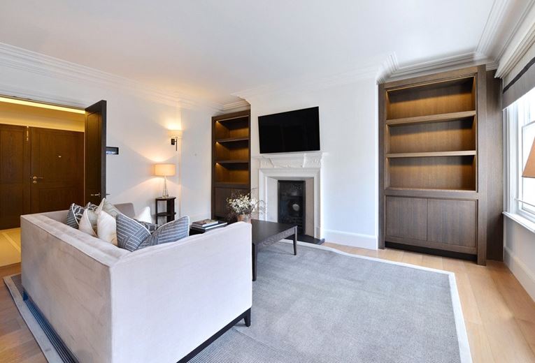 1 bedroom flat, Duke Street, Mayfair W1K - Available