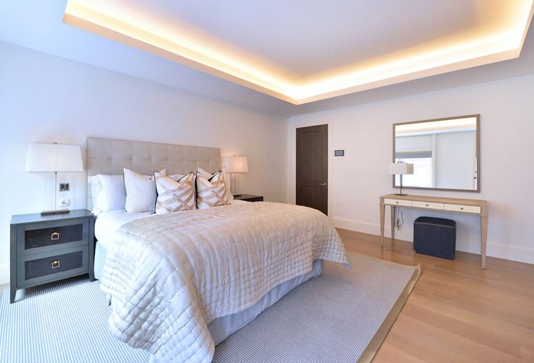 1 bedroom flat, Duke Street, Mayfair W1K - Available