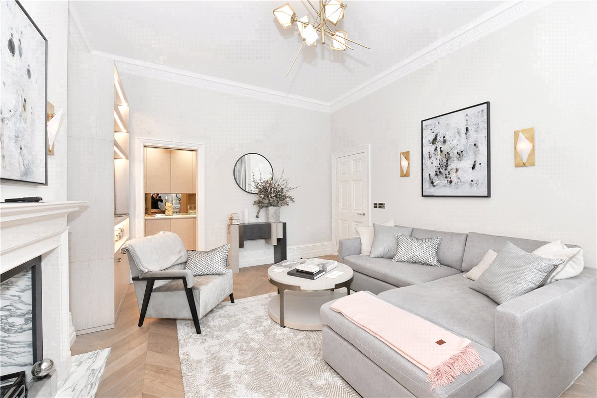 2 bedroom flat, Mount Street, Mayfair W1K